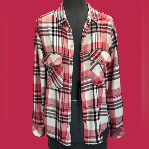 Sanctuary Boyfriend Flannel Snap Close Pink White and Navy Plaid Shirt S… - Picture 2 of 7